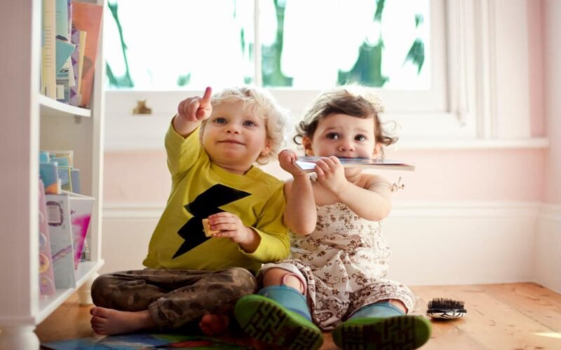 التواصل مع الطفل من عمر 2 إلى 3 سنوات