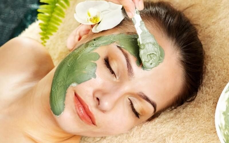 ماسك يصفي الوجه بسرعة: وصفات فعالة لبشرة نضرة في وقت قياسي