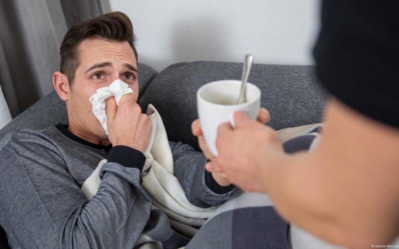 علاج نزلات البرد الحادة: الأعراض الخطيرة ومتى تحتاج زيارة الطبيب