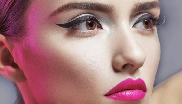 أيهما أفضل لمسات المكياج غير اللامعة أم اللامعة